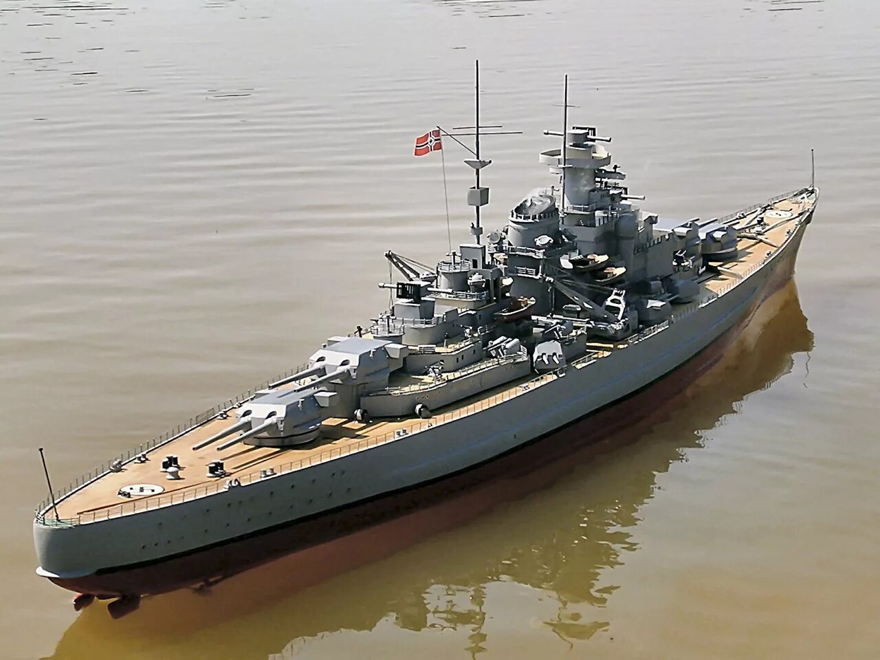 Как назывался линкор. Линкор бисмарк. линкор bismarck. бисмарк корабль.