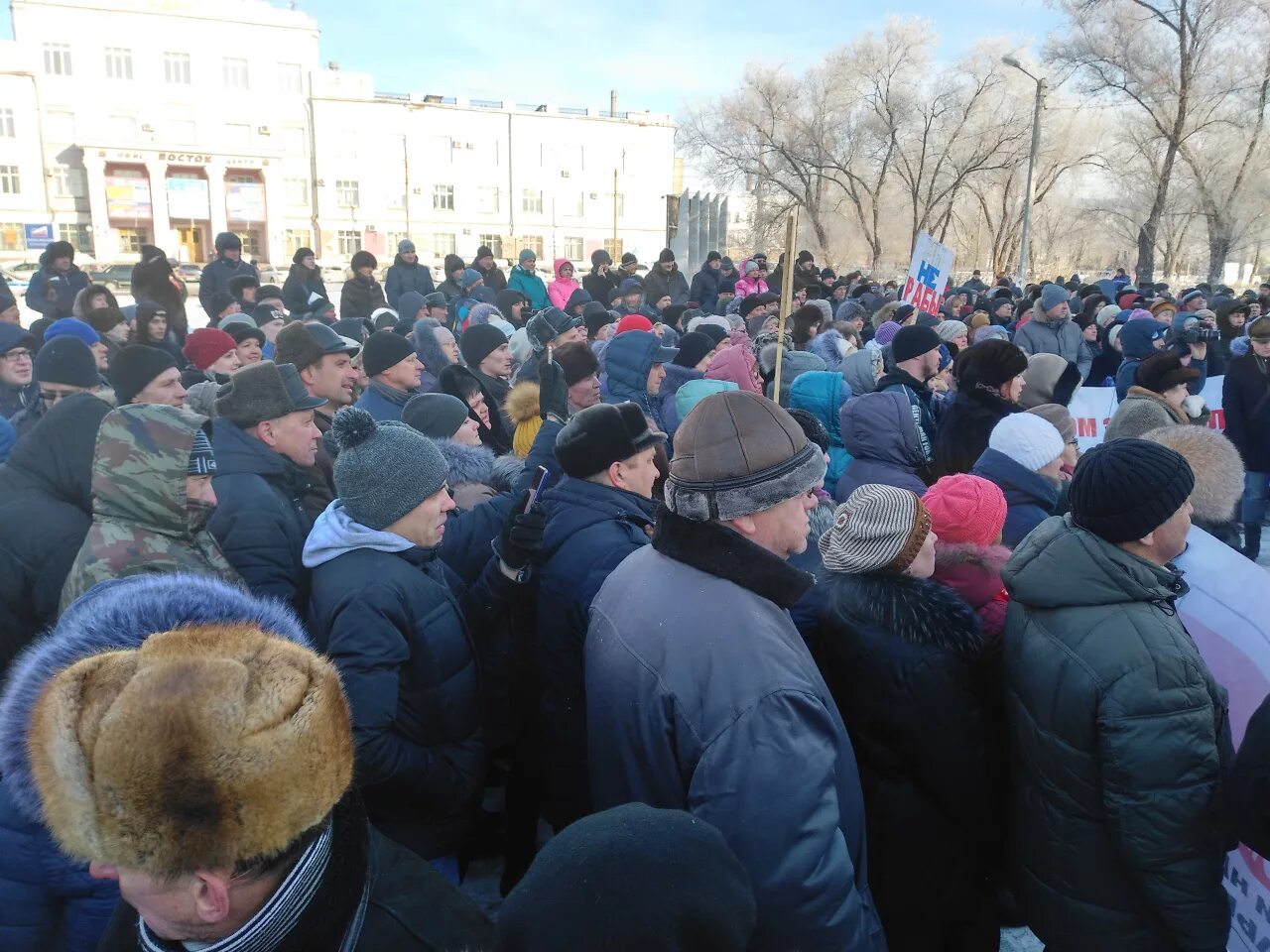 Сегодня новости оренбургские контакт. Орск митинг. Митинг в городе Орске Оренбургская область. Орск сегодня. Главу Орска в отставку.