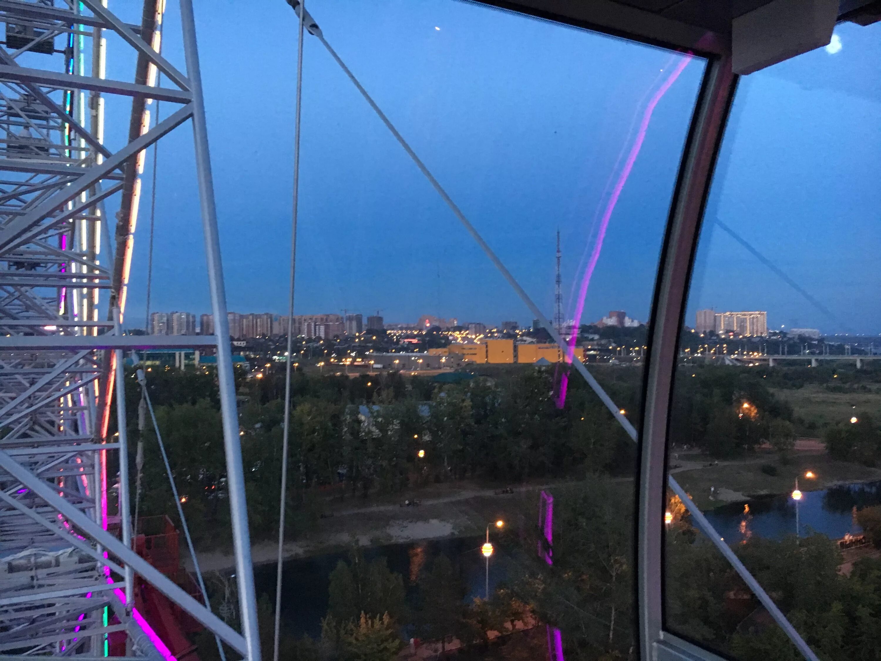 Колесо обозрения на вднх 2022 высота. Вид с колеса обозрения. Колесо обозрения нижний новгород 2022. Колесо седьмое небо уфа. Колесо обозрения во владимире.