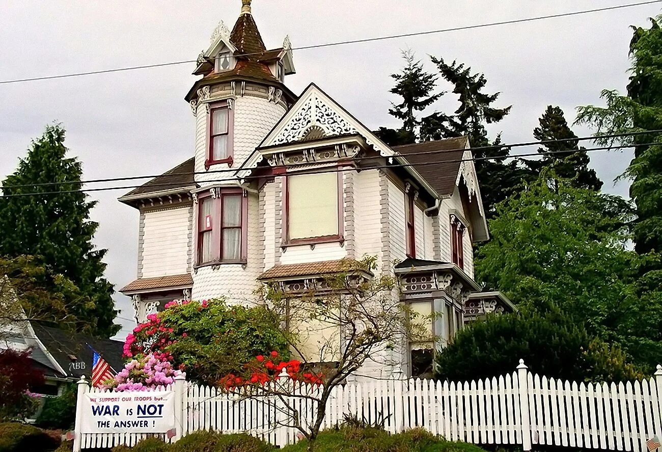 Susan's house. Викторианский домик. Сказочные дома в викторианском стиле. Маленький Викторианский домик. Дома викторианской эпохи.