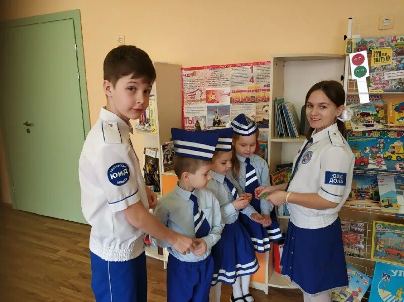мытищинское школьное движение в сине-бежевой форме. сколько лет в ростовскому городскому клубу юид. общественная организация юид дона. юид дона территория безопасности региона. резервный отряд юид.
