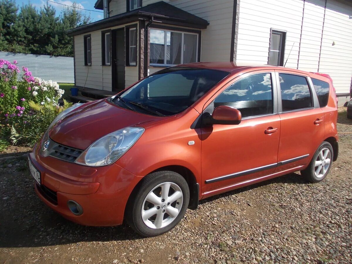 Nissan note 2008 год. Ниссан Note 2008. Nissan Note 1.4. Ниссан ноут 2008. Nissan Note 2008 года.