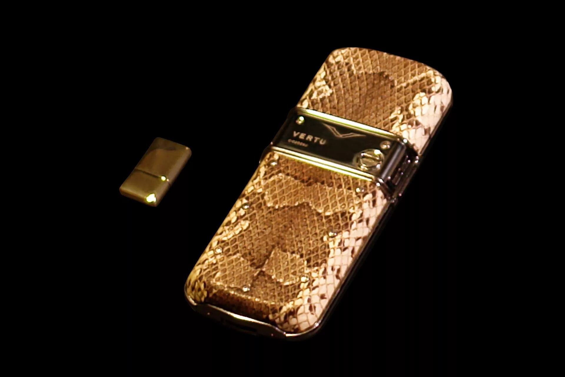 Магазин дорогих телефонов. Vertu Constellation Ayxta. Телефон верту золотой. Вертел телефон. GOLDVISH Geneve АКБ.