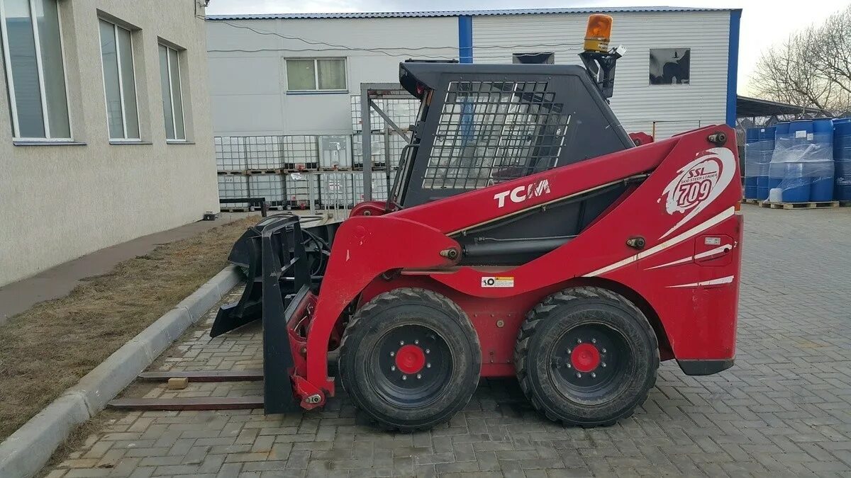 Тсм ssl711. Мини-погрузчик tcm ssl709. Тсм 709. Номер рпмы на минипогрузчике тсм ssl 709. Тсм погрузчик одноковшовый ssl - 709.