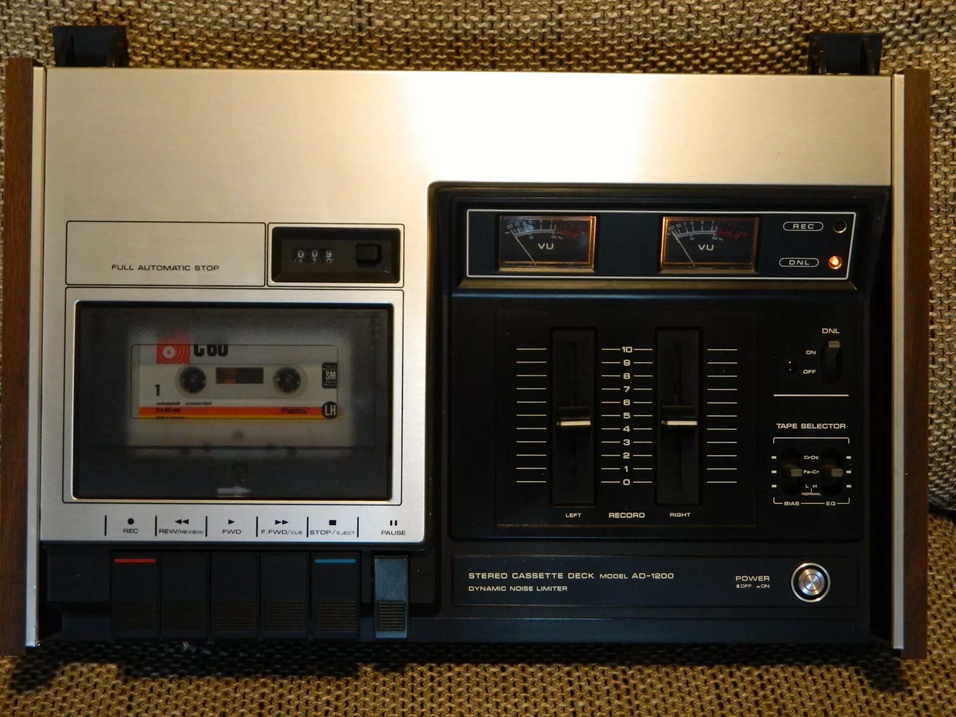 Стерео кассетные магнитофоны. Aiwa Cassette Deck. Sony 4 Cassette Deck. Магнитофон Aiwa двухкассетный. Orion stereo Cassette Deck.