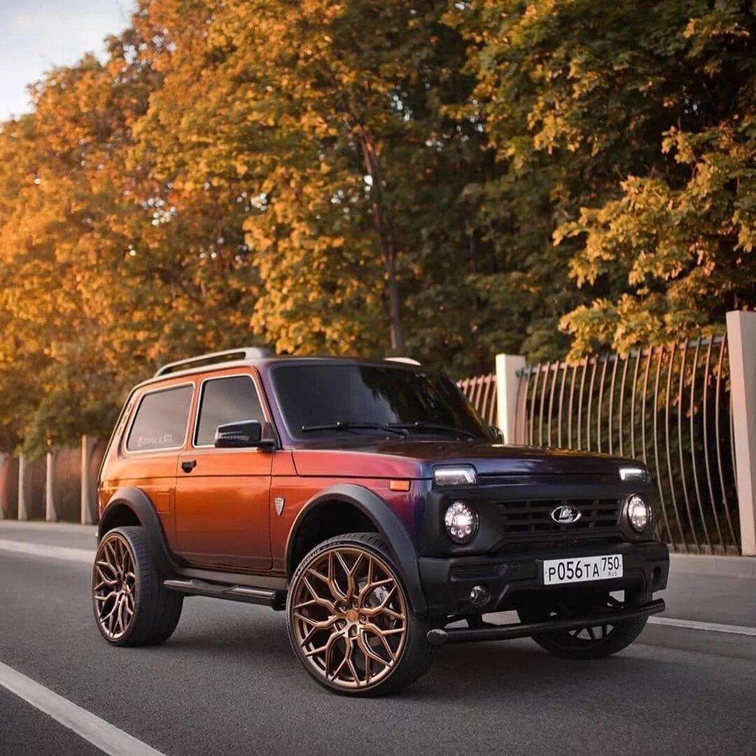 Нива 2023 тюнинг. Нива Урбан r22. Niva Urban 4x4. Нива Урбан 2020 Tuning. Нива Урбан r18.