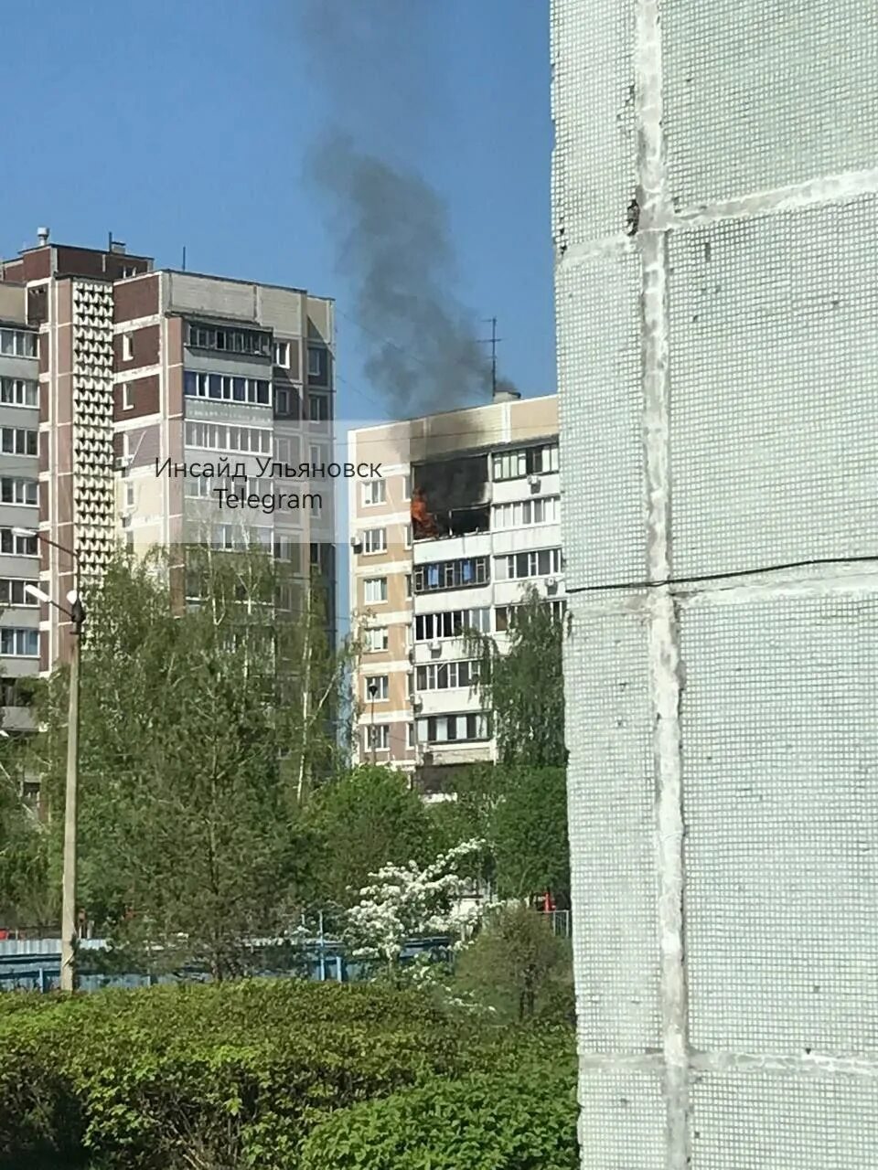 Пожар на гоголя. Пожар на Гоголя 32 Ульяновск. Многоэтажный дом. Дом горит. Девятиэтажный дом.