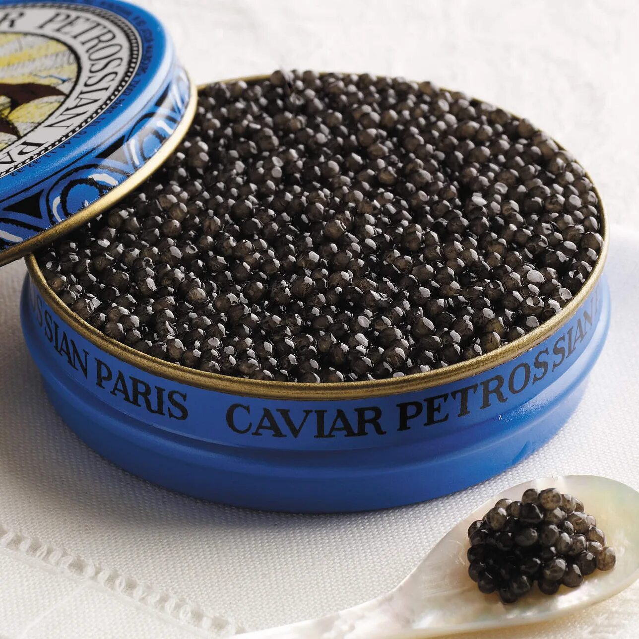 Купить кг черной икры. Черная икра Кавиар. Черная икра Caviar. Икра черная осетровая. Настоящая черная икра.