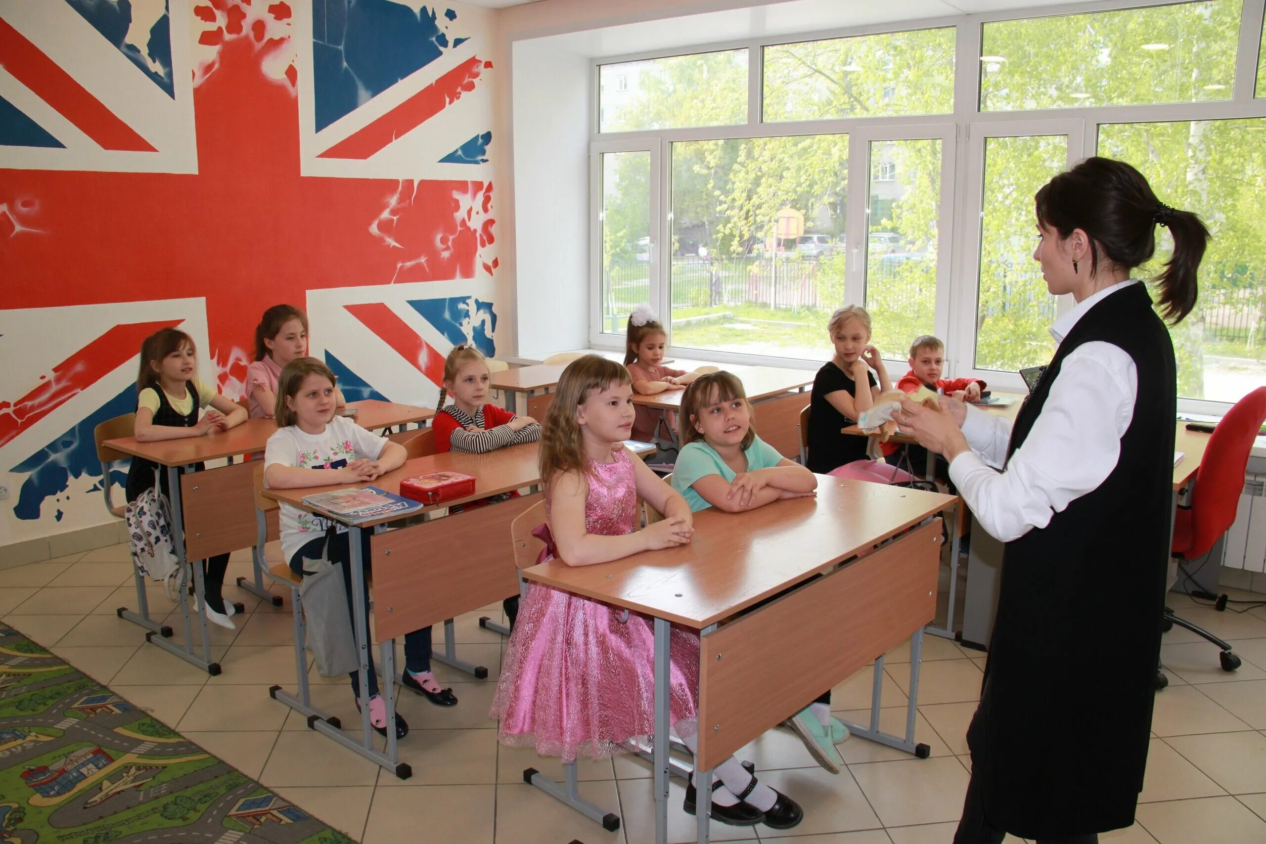Школа иностранных языков. Школа иностранных языков Новосибирск. Знатоки школа иностранных языков в Новосибирске.