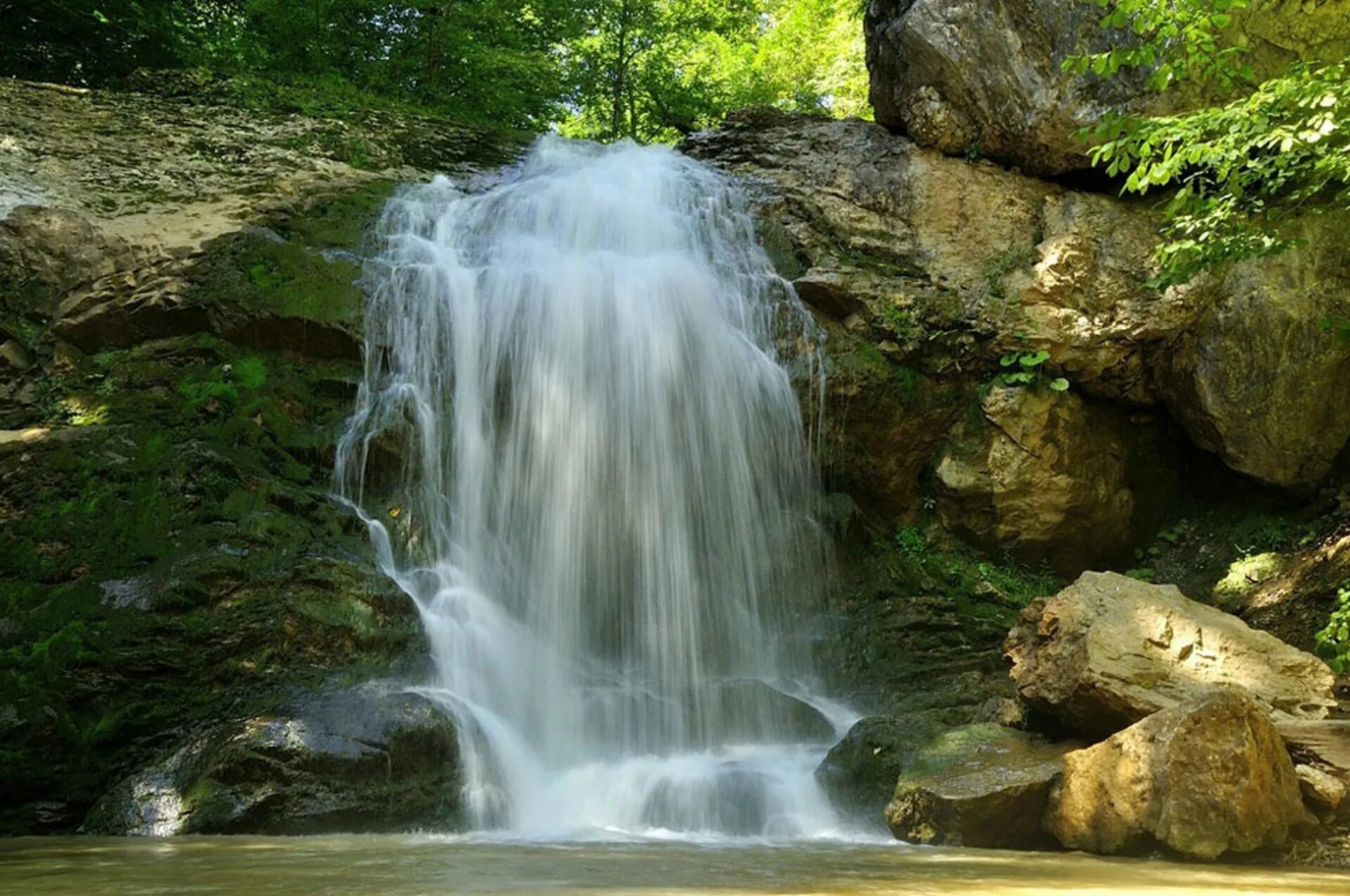 журчание водопада. лагонаки водопады руфабго. шумящих водопадов. водопады реки руфабго адыгея. шумящий водопад.