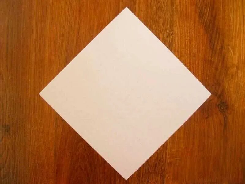 Лист бумаги квадратной формы со стороны. Лист бумаги квадратной формы. Бумажный квадрат. Квадрат из бумаги. Квадратный листочек бумаги.