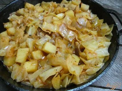 Тушеная картошка с грибами в кастрюле