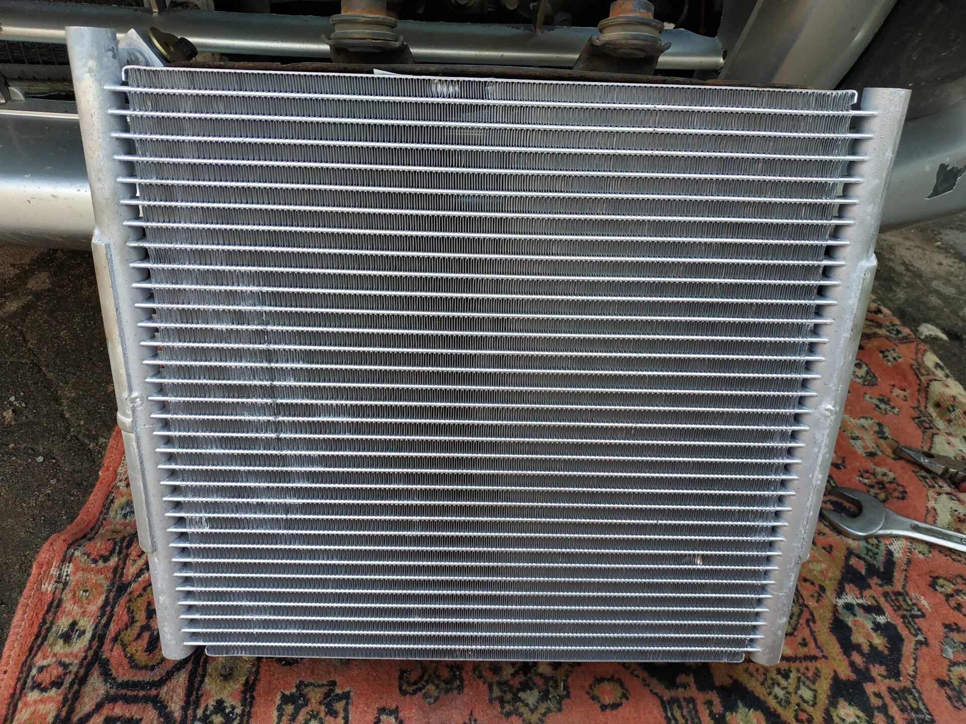Радиатор кондиционера микра к12. Радиатор кондея. Радиатор кондиционера рено сандеро. Радиатор кондиционера вольво s80 2. Sakura 53419810 радиатор кондиционера.
