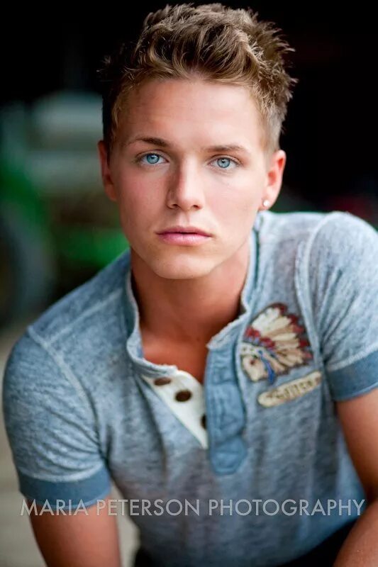 актеры светловолосые дети. александр борин ижевск. руденко, анатолий кириллович. пшеничный изобретатель. русый голубоглазый сын инженера борина комсомолец.