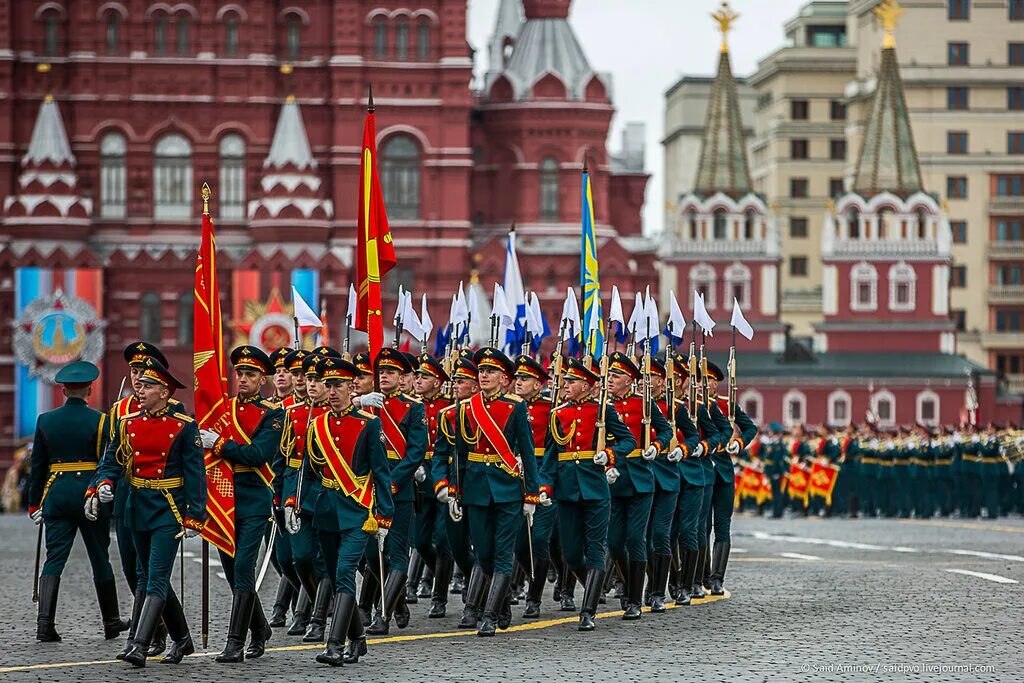 Видео парада победы в москве. Парад Победы 9 мая 2017. Жданов парад Победы. Сувенир парад Победы. Парад Победы (DVD).