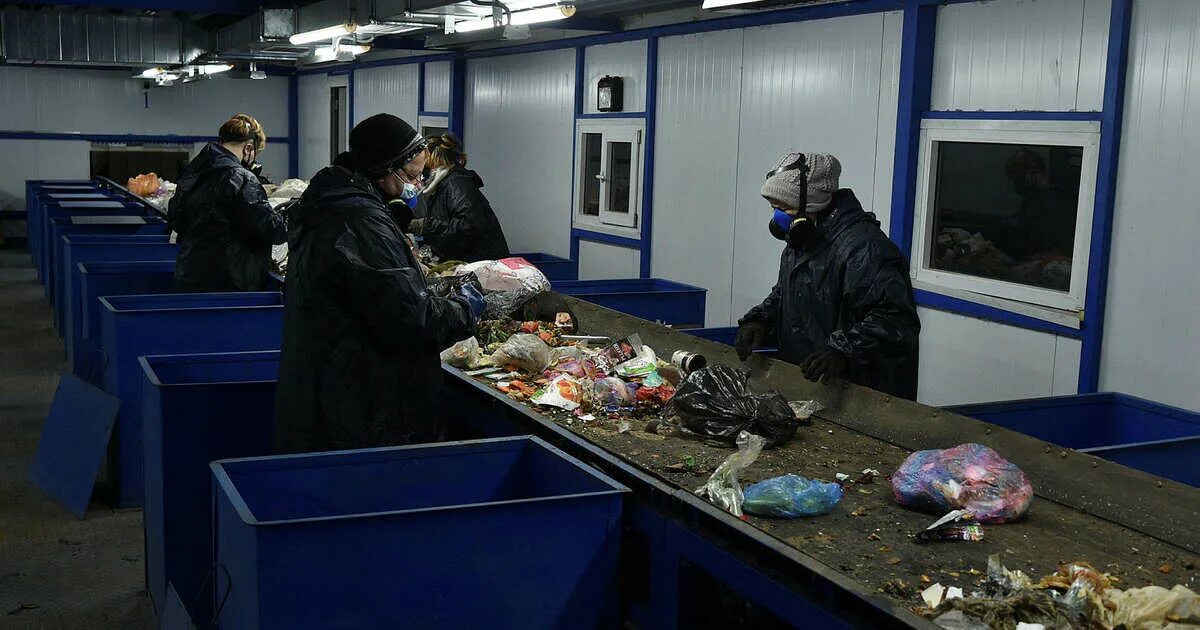 В новой москве тела младенцев. Мусорный завод в Кашире. Мусороперерабатывающий завод в Домодедово. Нашли тело младенца на мусорном заводе. Кашира мусороперерабатывающий.