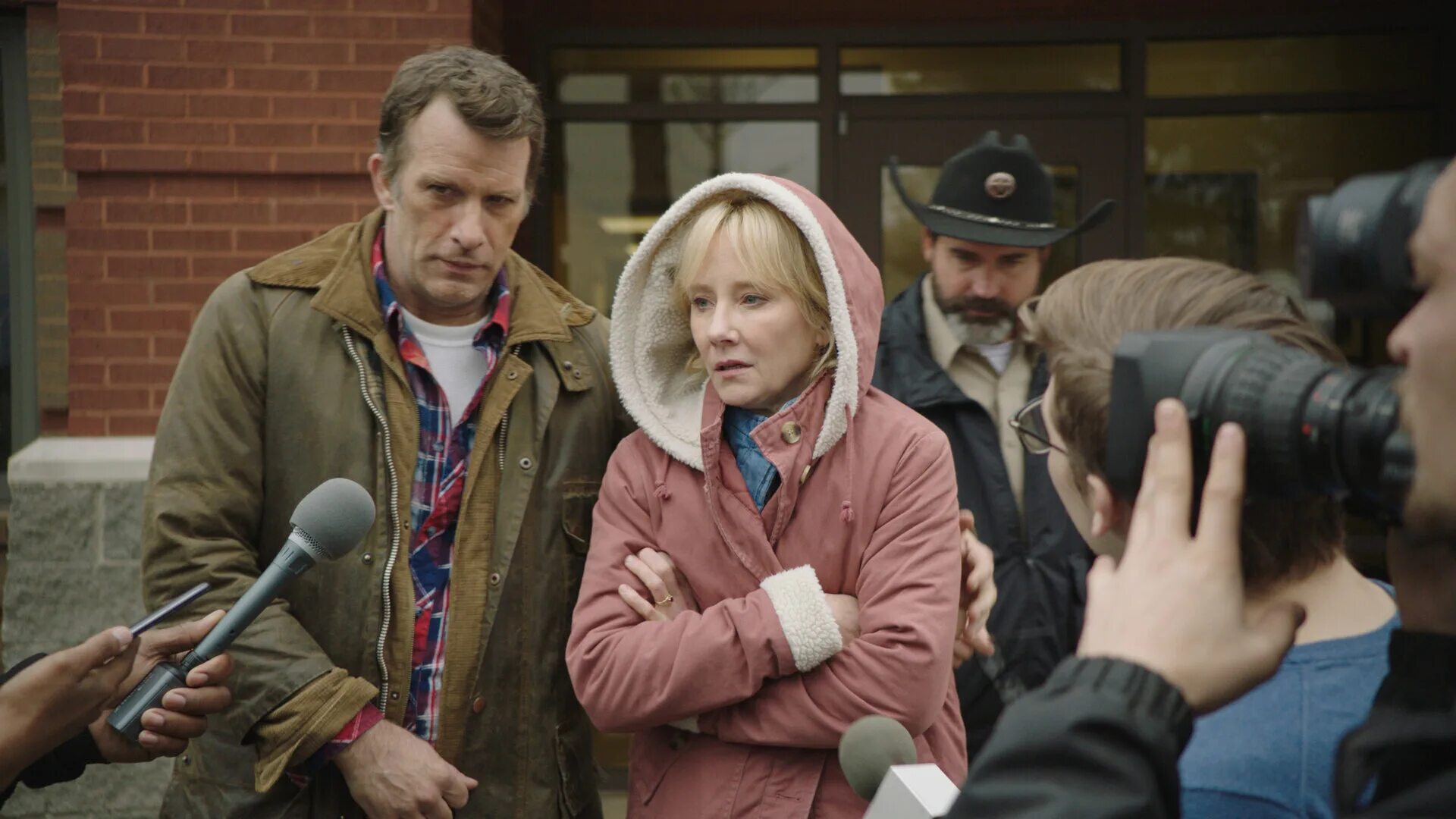 Джейсон патрик час истины. Энн хеч 2020. Час истинных. Час истины (hour of lead) 2020. Час истинных.