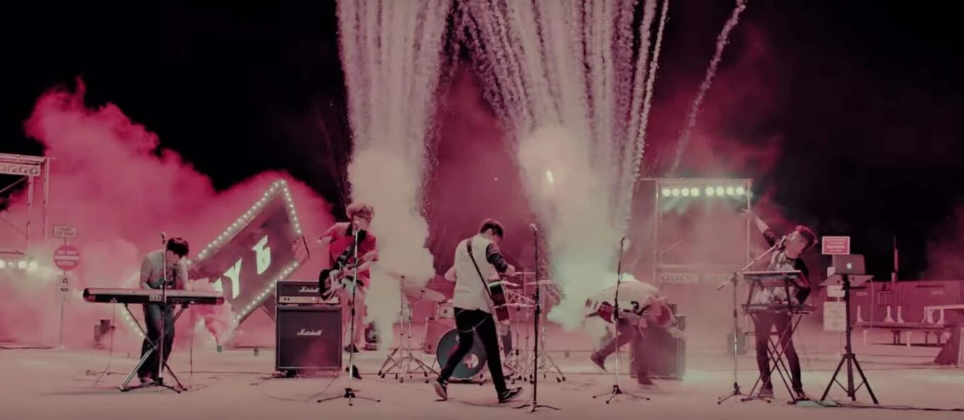 Day клип. Британский рок. Day клип. Radio killer lonely heart. Day клип.