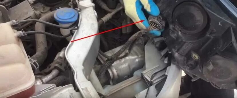 Ford focus 3 лампа ближнего света. Разъем лампочки ближнего света форд фокус 3. Фишка лампы ближнего света форд фокус 3. Фишка лампы ближнего света форд фокус 3. Разъём лампы ближнего света форд фокус 3.