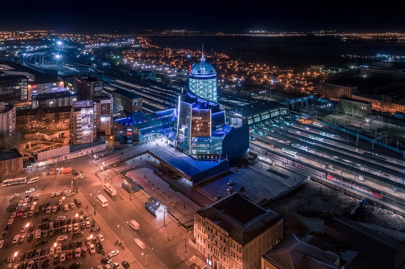 Вб самара. Железнодорожный вокзал Самара. Железнодорожный вокзал города Самары. Город Самара ЖД вокзал. Самарский вокзал ночью.