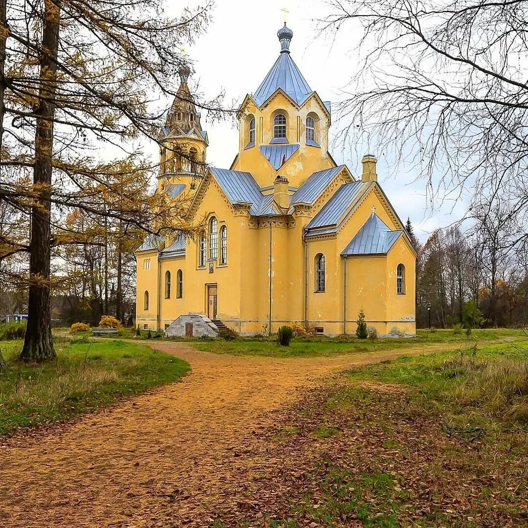 Погода в лисино корпусе ленинградской. Лисино корпус церковь. Храм лисино корпус. Лисино-корпус храм происхождения. Храм лисино корпус.