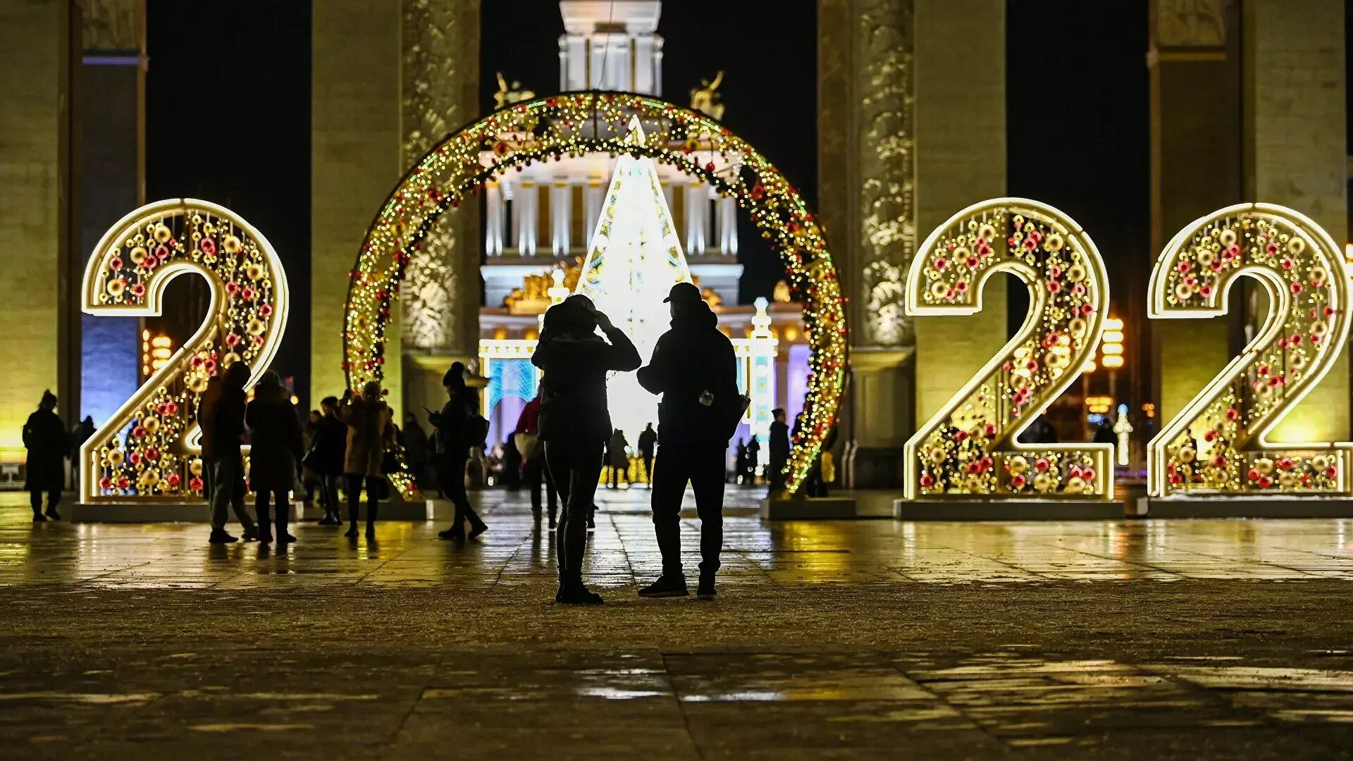 Новогодняя ночь в москве 2025 недорого. Вднх в москве декабрь 2025. елка на вднх 2025. новогодняя москва 2025. москва новый год 2025.