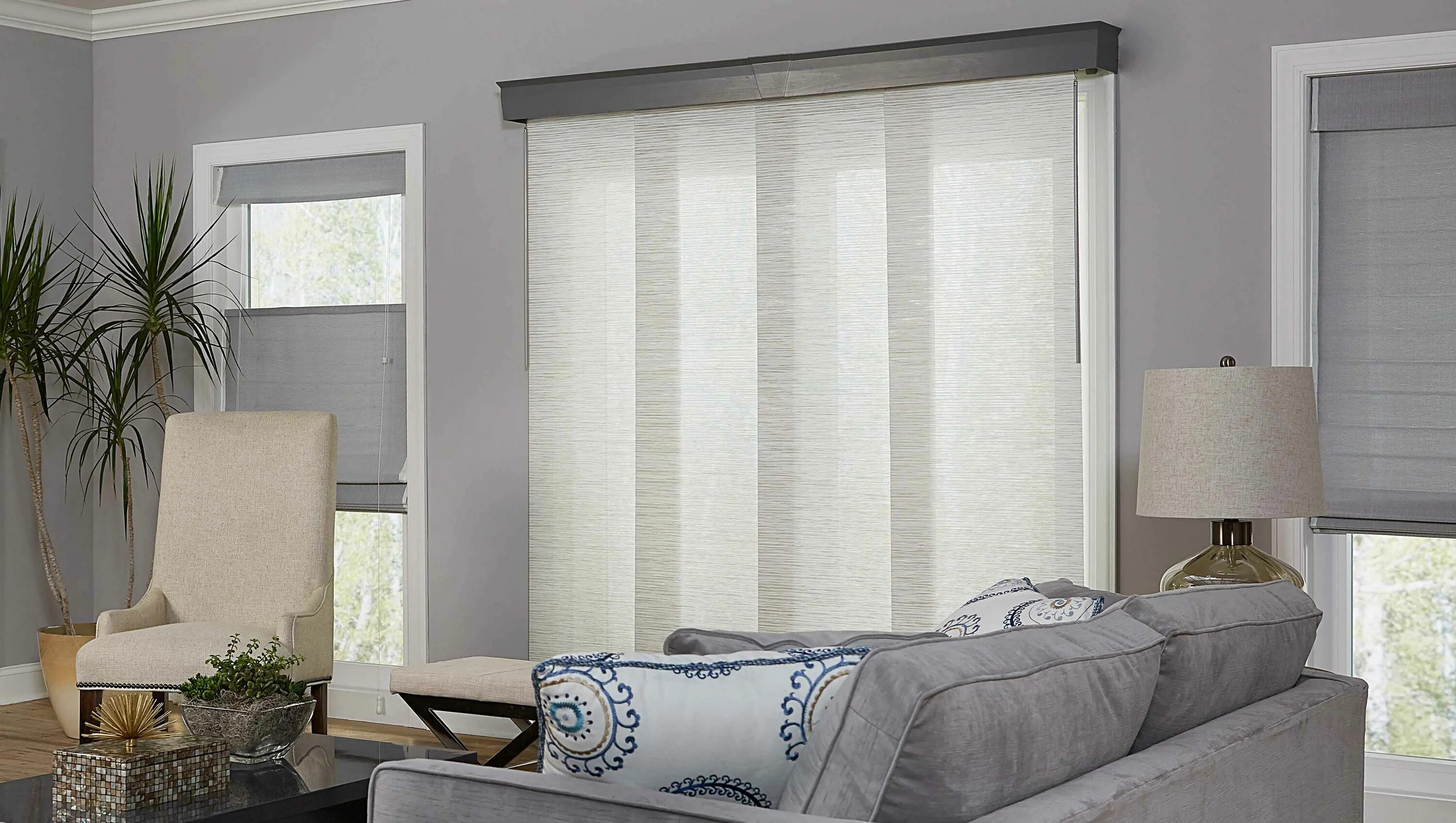 Раздвижные двери шторка. Shades for Patio Doors шторы. Sliding Door Blinds. Roman Blinds Day Night. Www.Blind.