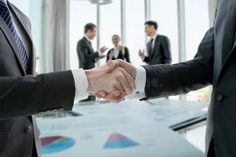 Вместе ведут бизнес