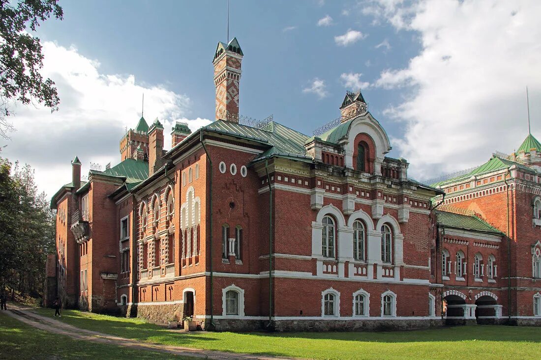 шереметьевский замок йошкар ола 90-е. типичное юрино. п. юрино шереметьевский замок. фото центральной библиотеки им кислова юрино.