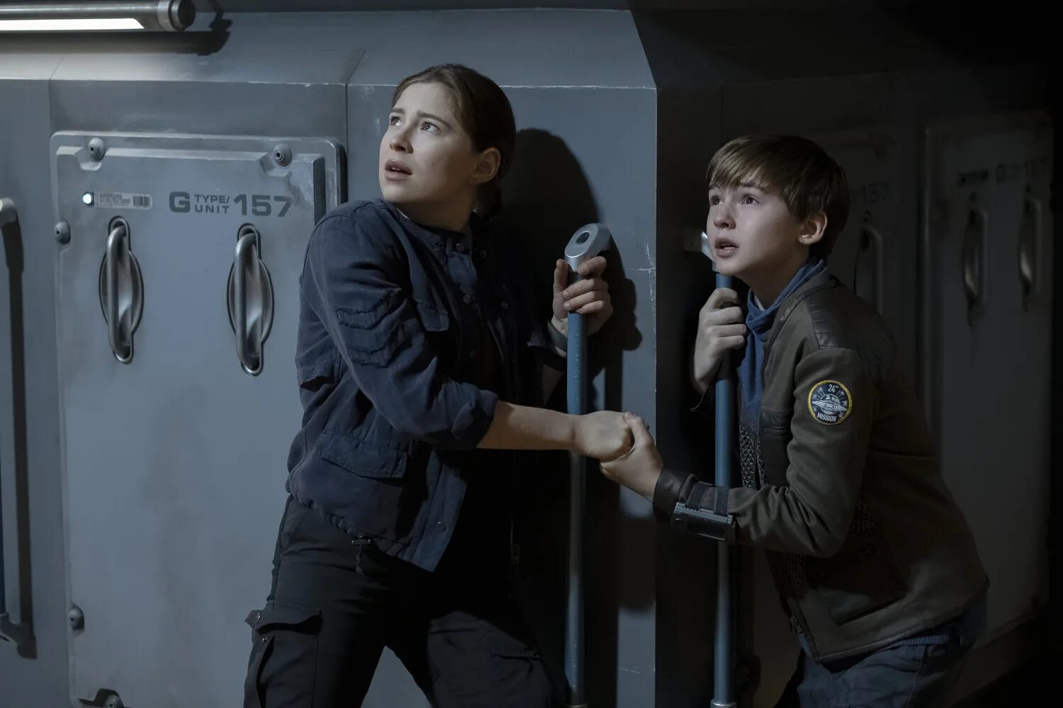 Затерянные в космосе 1998. Затерянные в космосе сериал 3 сезон. Затерянные в космосе 1998. Затерянные в космосе сериал 2018 робот. Затерянные в космосе нетфликс.