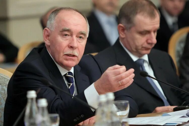 под руководством директора. под руководством директора. понятие имиджа руководителя. гимназия 272 учителя. бывший глава фтс.