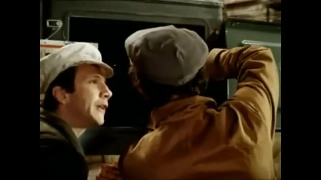 Слесарь интеллигент. Слесарь полесов 12 стульев. Слесарь- интеллигент виктор полесов 12 стульев. Савелий крамаров 12 стульев. Слесарь- интеллигент виктор полесов 12 стульев.