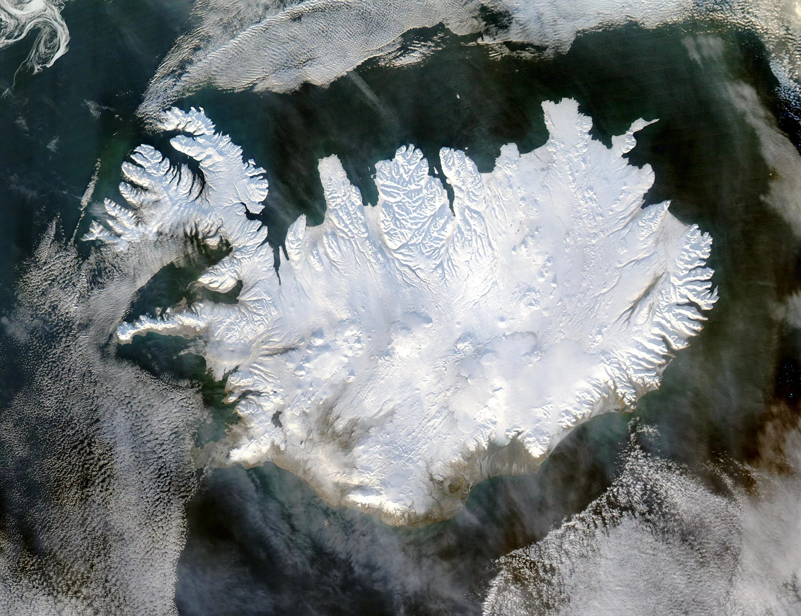 Ледники из космоса. Исландия вид из космоса. Снимки Антарктиды из космоса. Ледники вид из космоса. В середине 20 века антарктида для многих