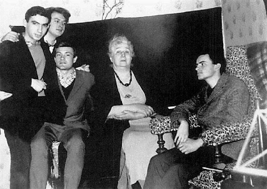 бродский и ахматова. бродский и ахматова. похороны анны ахматовой бродский. ахматова бродский найман. бродский и ахматова.