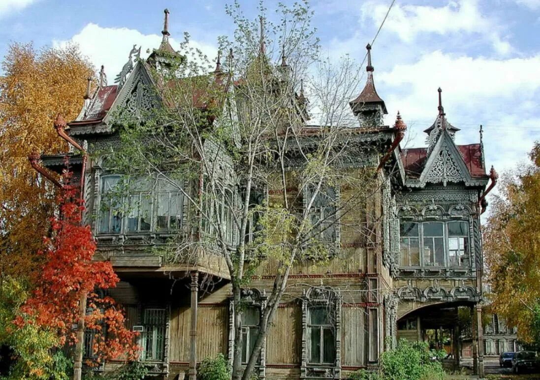 Дом был большой старинный. Усадьба купца желябо-томский модерн. усадьба желябо томск. деревянный особняк «дом купца тетюшинова».. томск дом купца желябо.