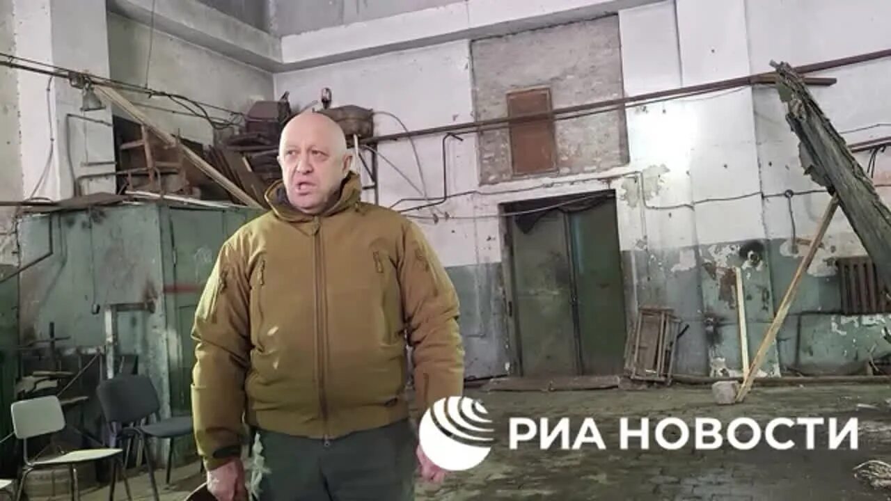 Чвк вагнер бахмут. Позывной ратибор вагнер. Пригожин в бахмуте. Боец чвк вагнер. Пригожин о выходе вагнера из бахмута.