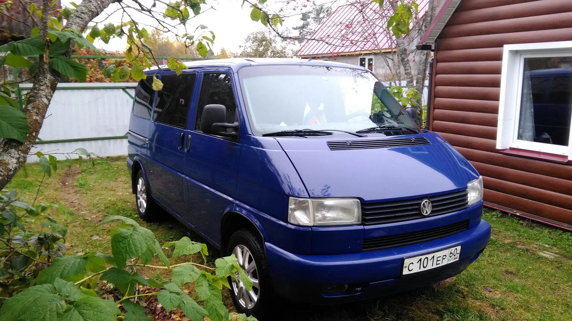 Продажа фольксваген т4. VW Transporter t4 2002. Фольксваген Транспортер т4 2003. Фольксваген т4 синий. Volkswagen t4 1998.