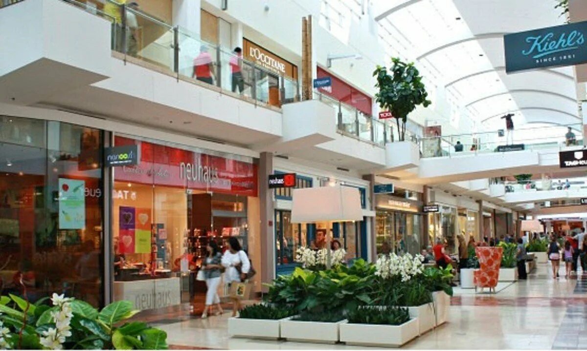Сад торговый центр. Плаза гарден. торговый центр ист поинт. shopping plaza. прачечная плаза гарден краснопресненская.
