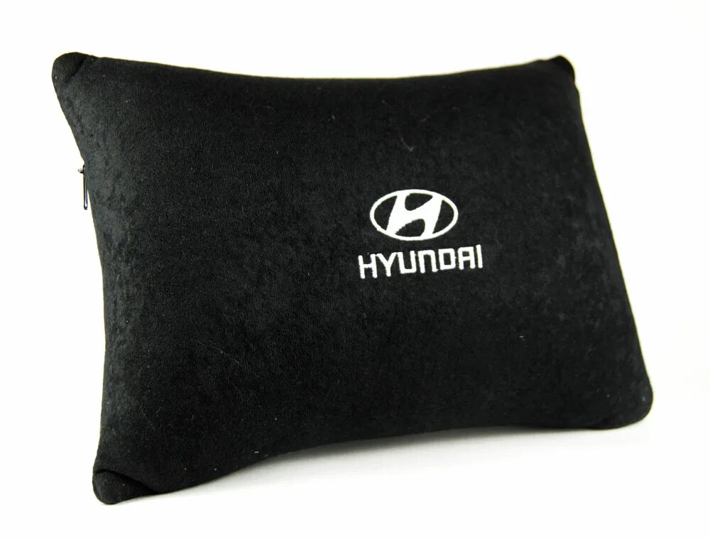 Подушка купить рязань. Подушка автомобильная Hyundai Solaris. Автомобильные подушки с логотипом. Декоративные подушки для автомобиля. Подушка в машину с логотипом Хендай.