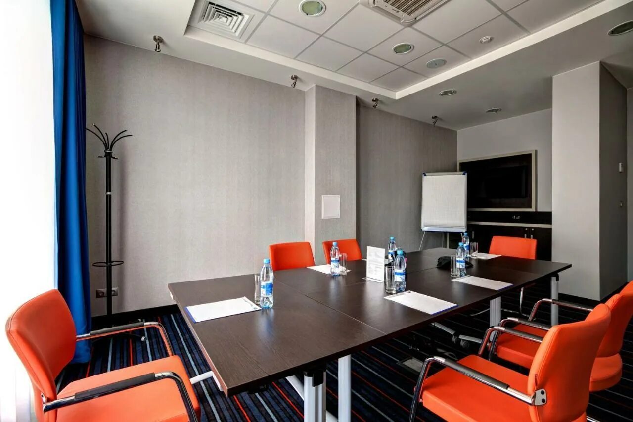 Holiday inn express воронеж. Отель космос воронеж. Космос смарт воронеж гостиница. Cosmos smart voronezh hotel ул кирова 9/1 воронеж. Космос смарт воронеж гостиница.