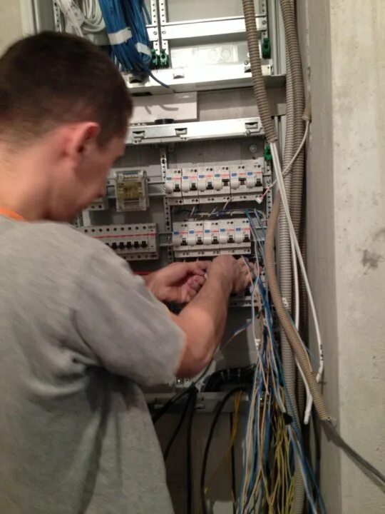 Электрика сергиев посад. Вызов электрика из жкх. Электромонтаж москва. Услуги электрика сергиев. #электрик сергиев посад.