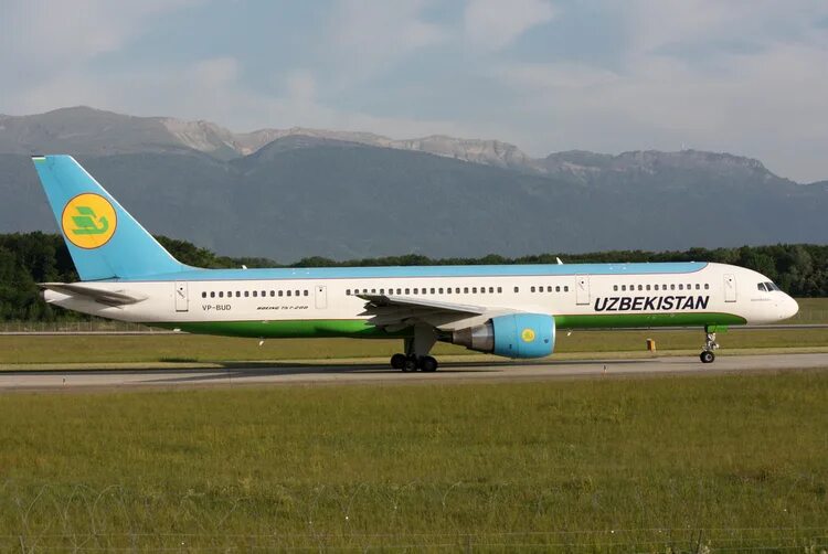 Узбекистан авиакомпания хаво йуллари. Самолет Uzbekistan Airways. Uzbekistan Airways флот. НАК «Узбекистан хаво йуллари». Uzbekistan airways рейсы