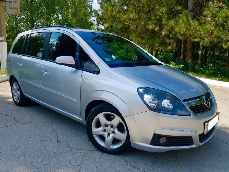 Разборка опель зафира б. Opel Zafira 2007. Опель Зафира b 2007. Опель Зафира 2007 года. Опель Зафира б 2007.