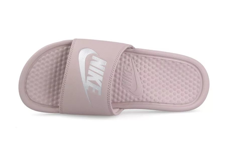 Nike benassi. Спортивные шлепки nike женские. Dc dycheng шлепанцы женские. Шлепанцы nike kawa. Сланцы найк женские.
