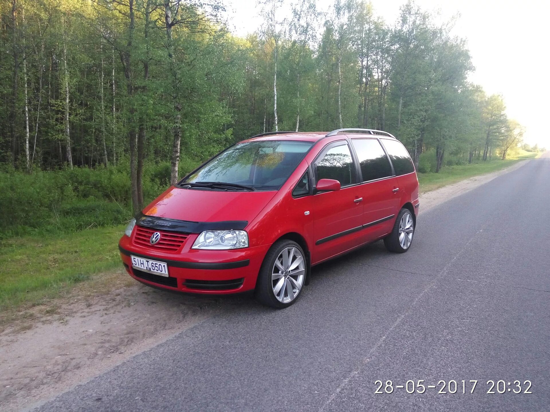 Volkswagen sharan 2003. Фольксваген Шаран 2001. Фольксваген Шаран 2003. Фольксваген Шаран 1. Volkswagen Sharan 2005 Рестайлинг.