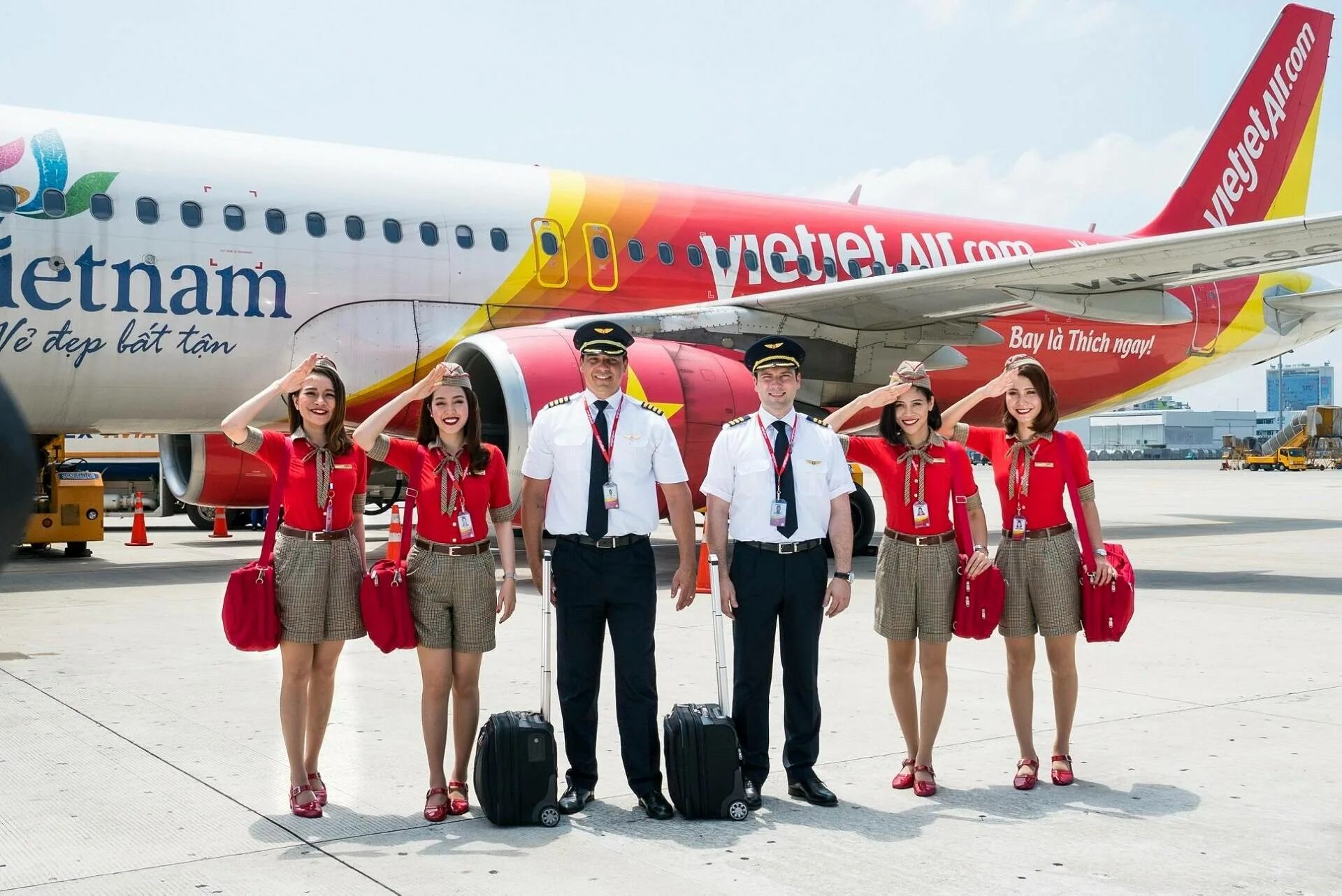 Сайт vietjet air. Авиакомпания Vietjet Air. Vietjet Air самолеты. Вьетнамская авиакомпания Vietjet. Vietjet Air a330.