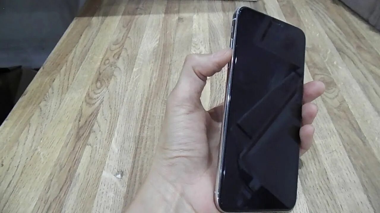 Айфон становится черный экран. Iphone 14 Pro Max черный. Айфон XS серный Max черный. XS Max черный в живую. Iphone 14 Pro Max с темным экраном.