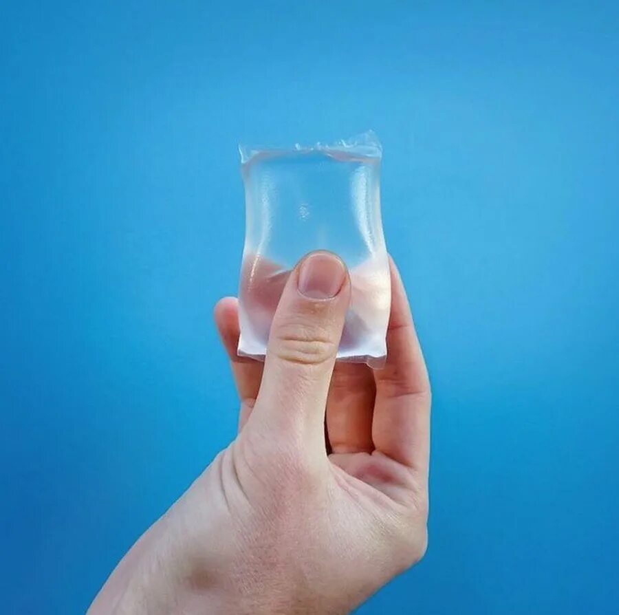 Пищевые шарики с водой. Ooho съедобные шарики с водой. Стеклянный пузырек. Съедобные шарики ooho. Съедобная вода.