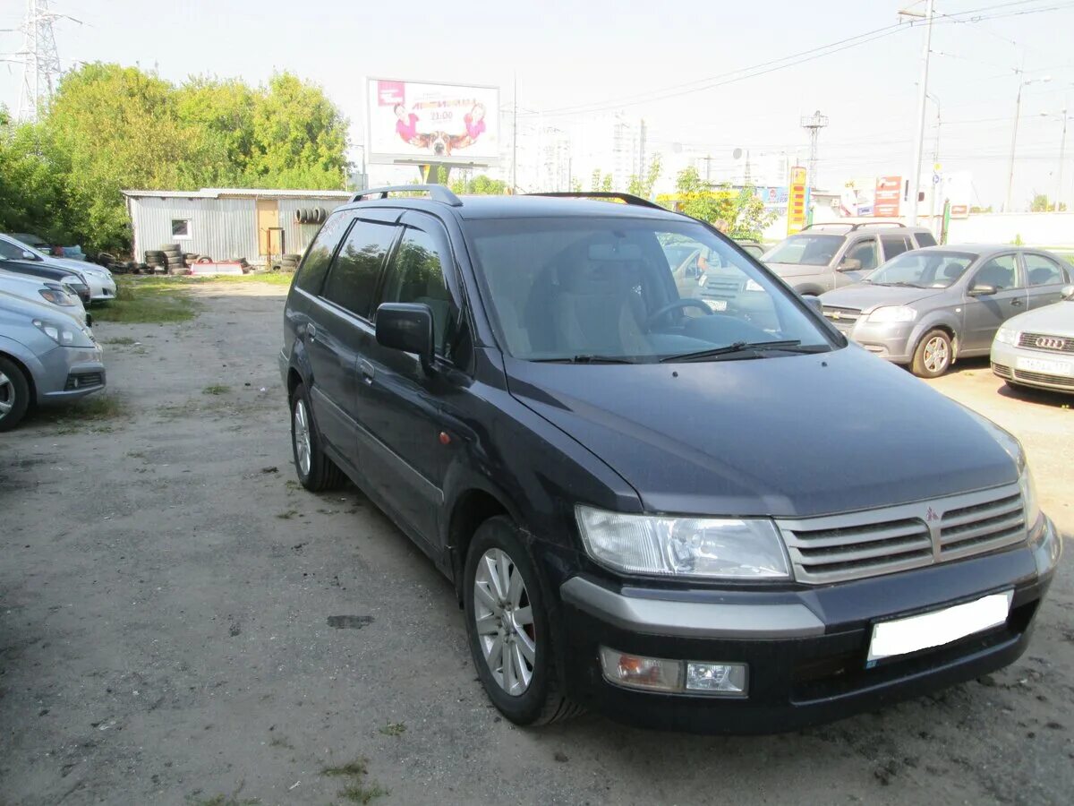 митсубиси спейс вагон 2000 год. митсубиси спейс 2000г. Mitsubishi space wagon 2. 4 бензин. 4.