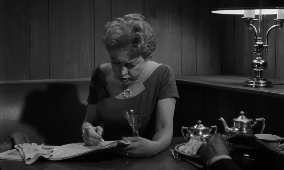 сладкий запах лугачев